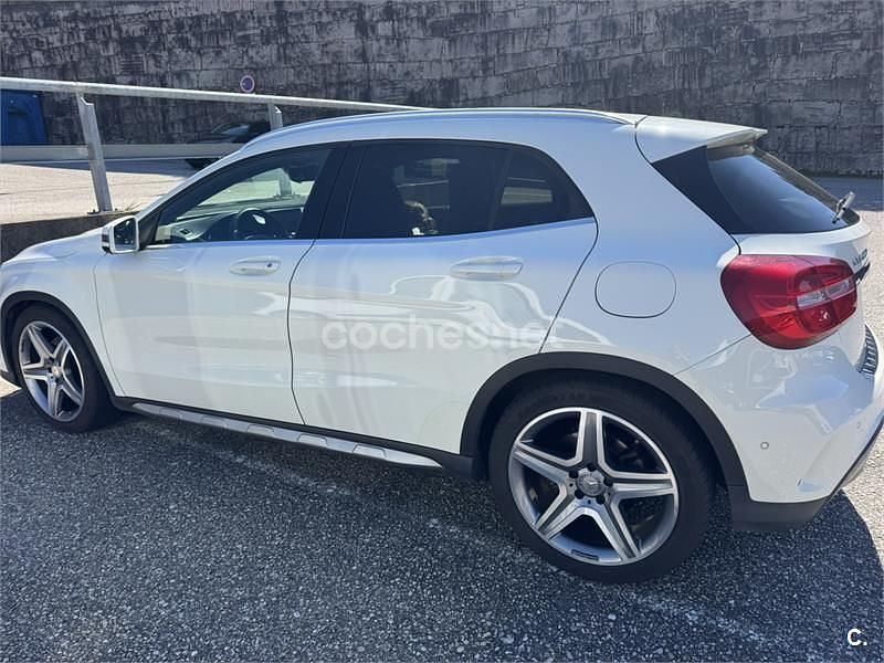 Usado Mercedes GLA220 AMG line 170 CV (125 kW) 2015 Blanco SUV