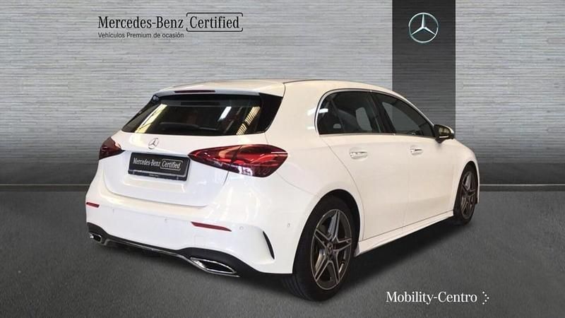 Usado Mercedes A180 AMG line 150 CV (110 kW) 2023 Blanco polar  pintura unicolor
