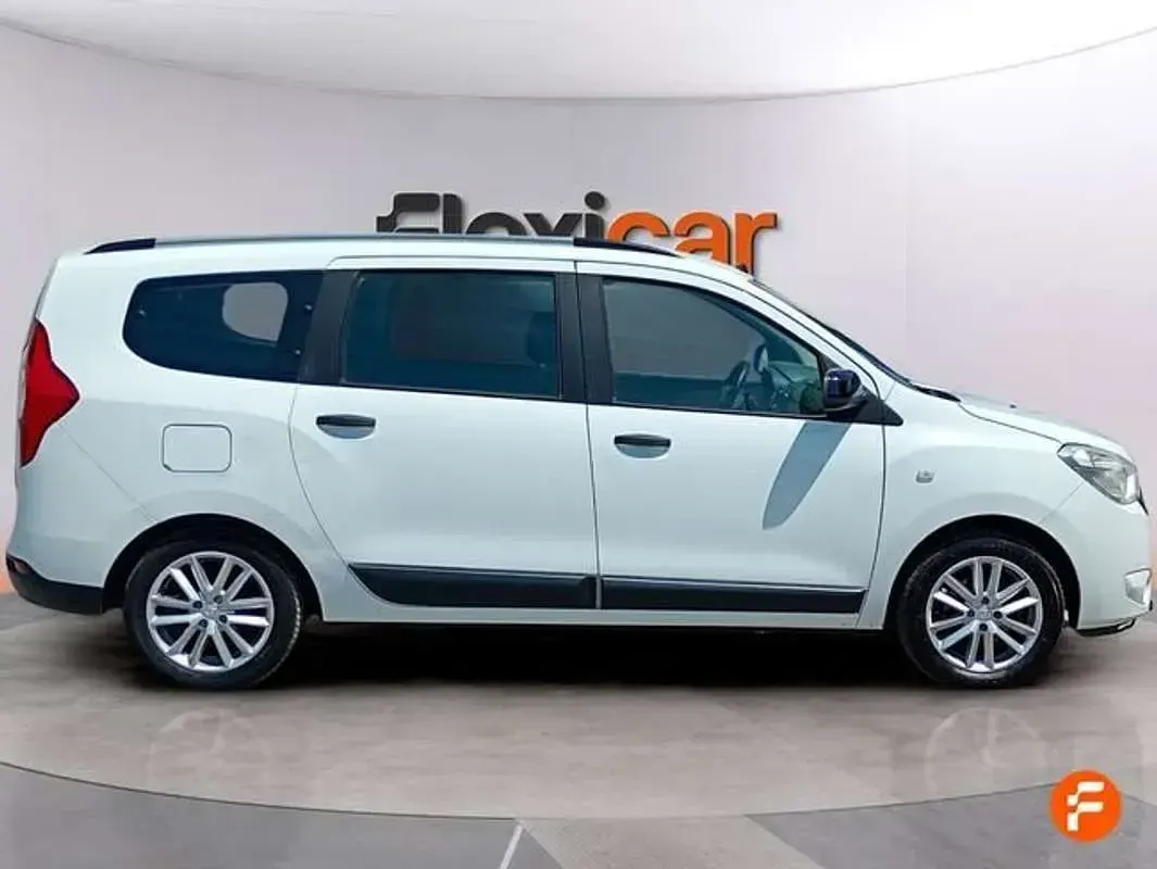 Usado Dacia Lodgy Comfort 116 CV (85 kW) 2022 Blanco Monovolumen