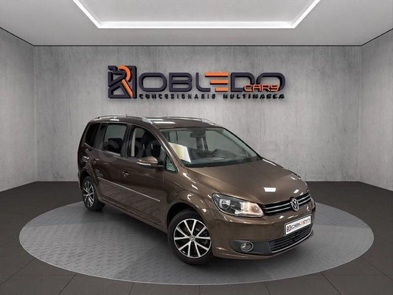 Usado VW Touran Advance 140 CV (102 kW) 2011 Marrón Monovolumen