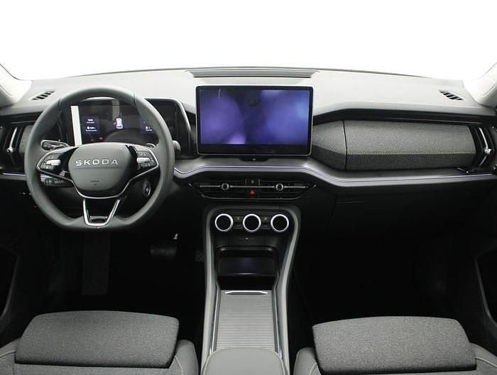 Usado Skoda Kodiaq Selection 204 CV (150 kW) 2025 Gris plata SUV