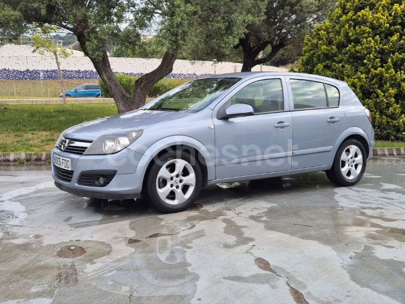 Gris / plata Usado 2006 Opel Astra Enjoy Berlina | 4990 € (Precio justo) - Imagen 1/4