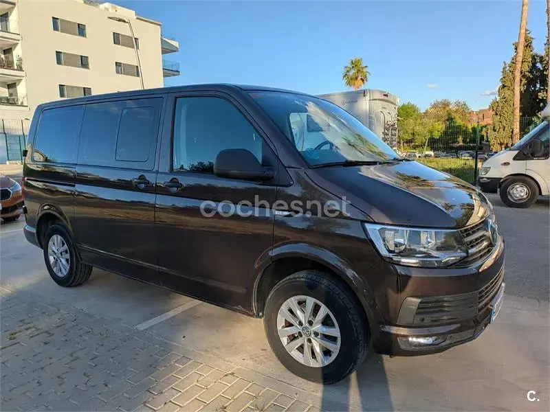 Usado VW Caravelle Trendline 150 CV (110 kW) 2018 Marrón Van