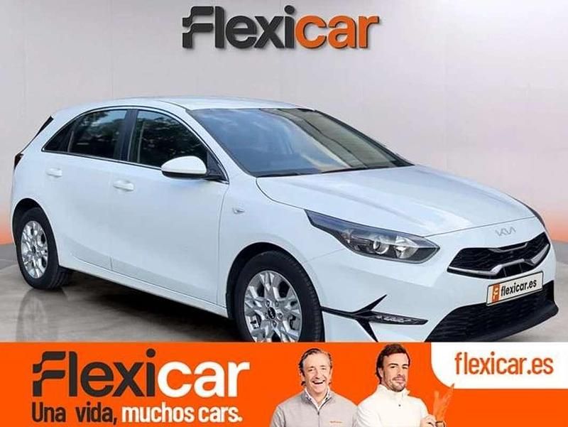 Blanco Usado 2022 Kia Ceed Berlina | 16.290 € (Super precio) - Imagen 1/4