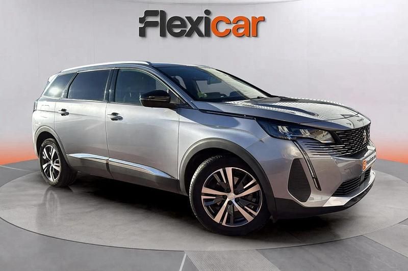 Usado Peugeot 5008 Allure 131 CV (96 kW) 2024 Gris Monovolumen