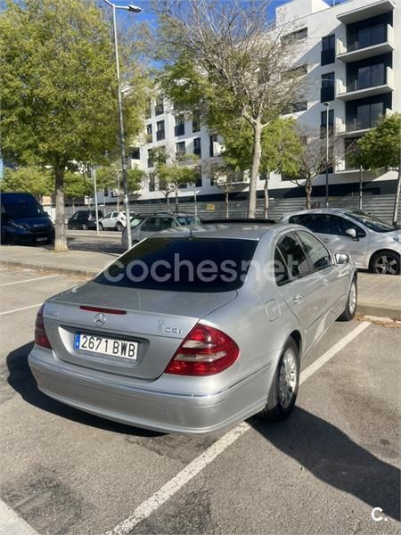 Gris / plata Usado 2002 Mercedes E220 Elegance Berlina | 3300 € (Buen precio) - Imagen 1/4