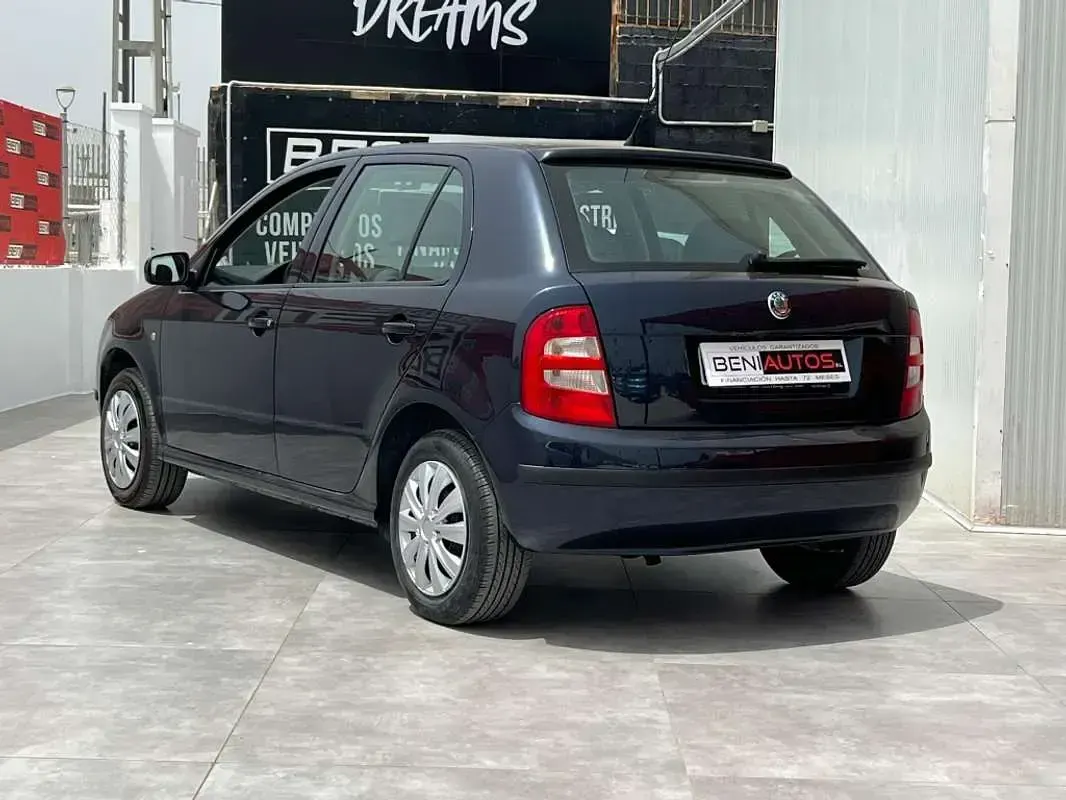 Usado Skoda Fabia Classic 60 CV (44 kW) 2000 Azul Utilitario