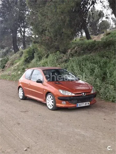 Usado Peugeot 206 GTi 138 CV (101 kW) 2001 Naranja Berlina