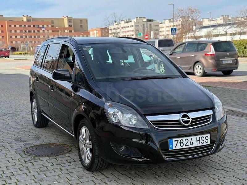 Usado Opel Zafira Family 125 CV (91 kW) 2014 Negro Monovolumen