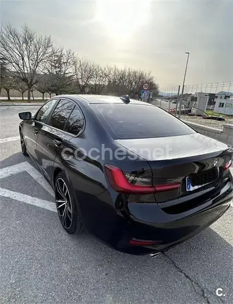 Usado BMW 318 150 CV (110 kW) 2022 Negro Berlina