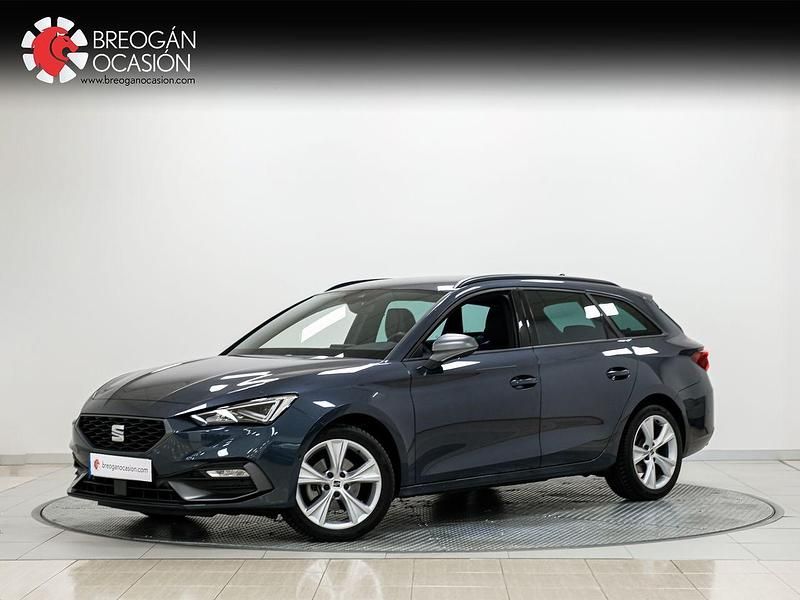 Gris Usado 2023 Seat Leon XCELLENCE Berlina | 24.900 € - Imagen 1/4