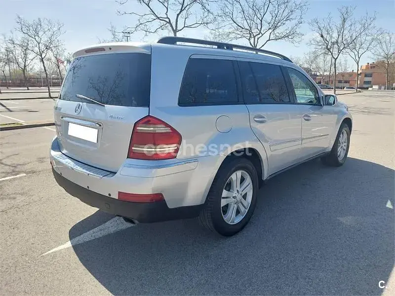 Usado Mercedes GL320 224 CV (164 kW) 2007 Gris / plata SUV