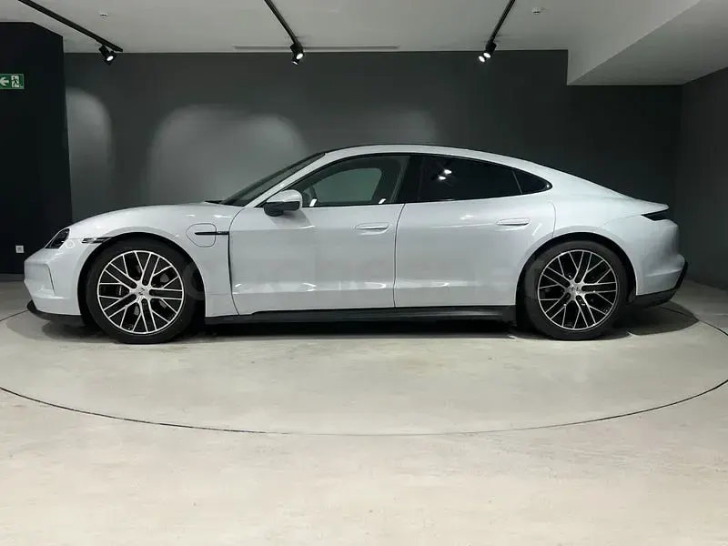 Usado Porsche Taycan 319 kW (435 CV) 2024 Eléctrico Berlina