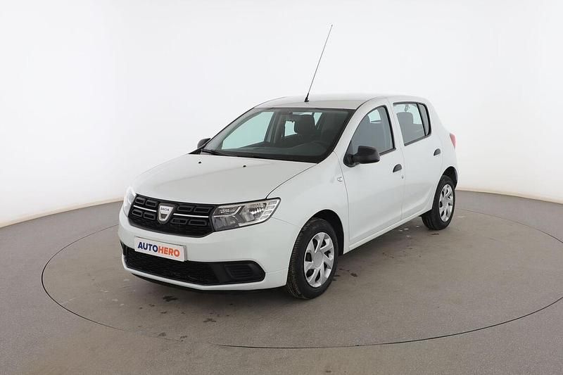 Blanco Usado 2019 Dacia Sandero Essentiel Utilitario | 8899 € (Precio justo) - Imagen 1/3
