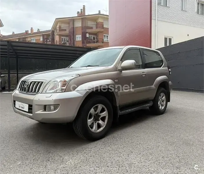Usado Toyota Land Cruiser 163 CV (119 kW) 2005 Beige SUV