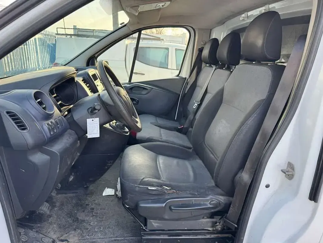 Usado Opel Vivaro Selective 120 CV (88 kW) 2019 Blanco Monovolumen