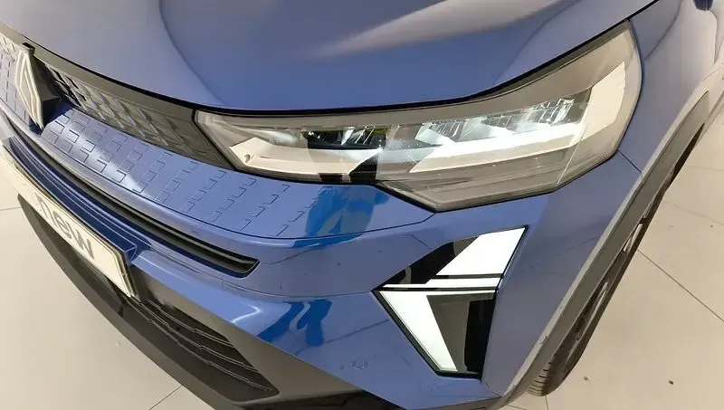 Usado Renault Captur Techno 100 CV (73 kW) 2025 Azul SUV
