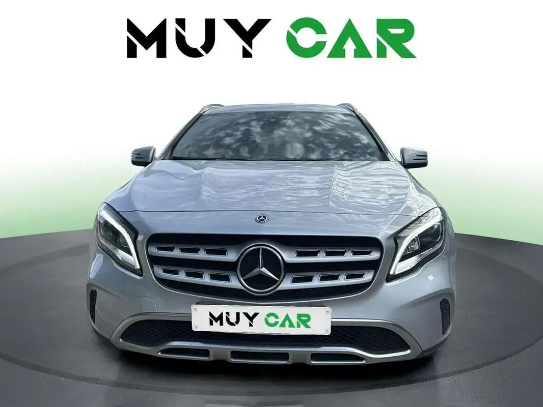 Usado Mercedes GLA200 136 CV (100 kW) 2019 Gris / plata SUV