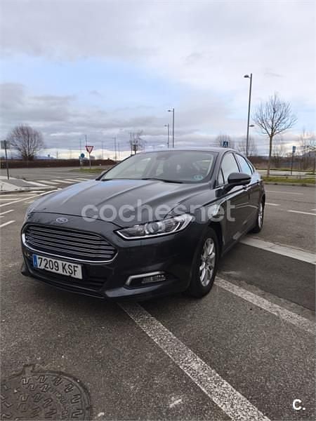 Gris / plata Usado 2018 Ford Mondeo Vignale Berlina | 10.800 € (Precio justo) - Imagen 1/4