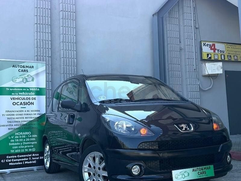 Usado Peugeot 1007 70 CV (51 kW) 2006 Negro Monovolumen