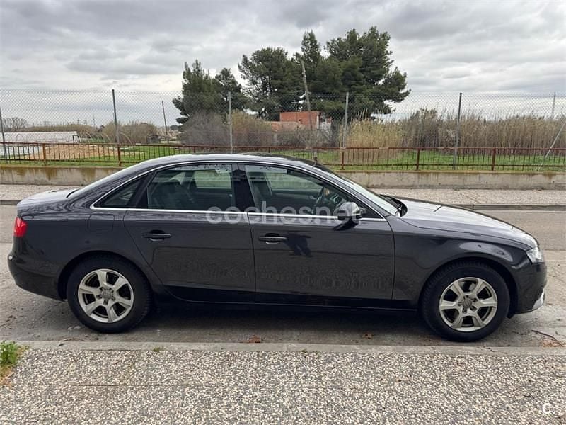 Usado Audi A4 Premium 143 CV (105 kW) 2012 Gris / plata Berlina