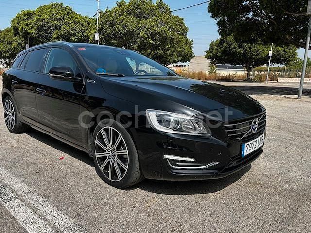 Negro Usado 2017 Volvo V60 Summum Familiar | 17.600 € (Precio justo) - Imagen 1/4