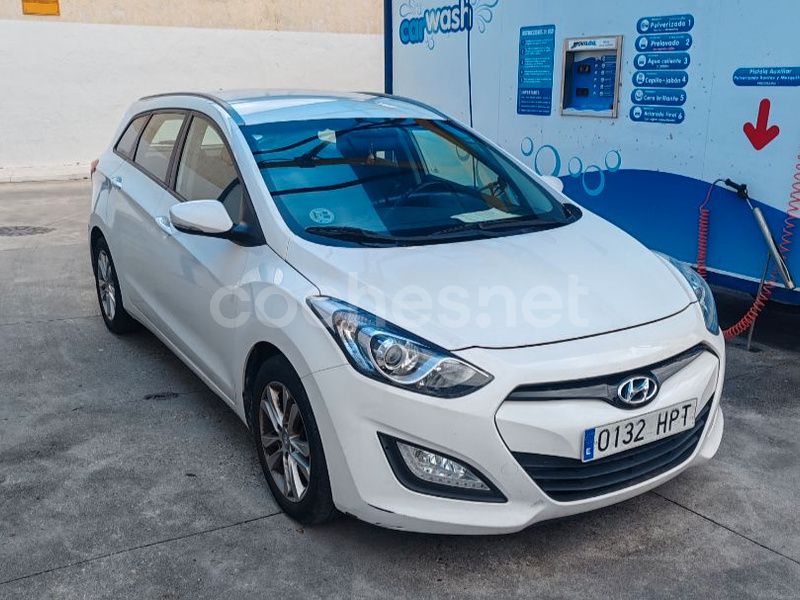 Blanco Usado 2014 Hyundai i30 Familiar | 5950 € (Buen precio) - Imagen 1/4