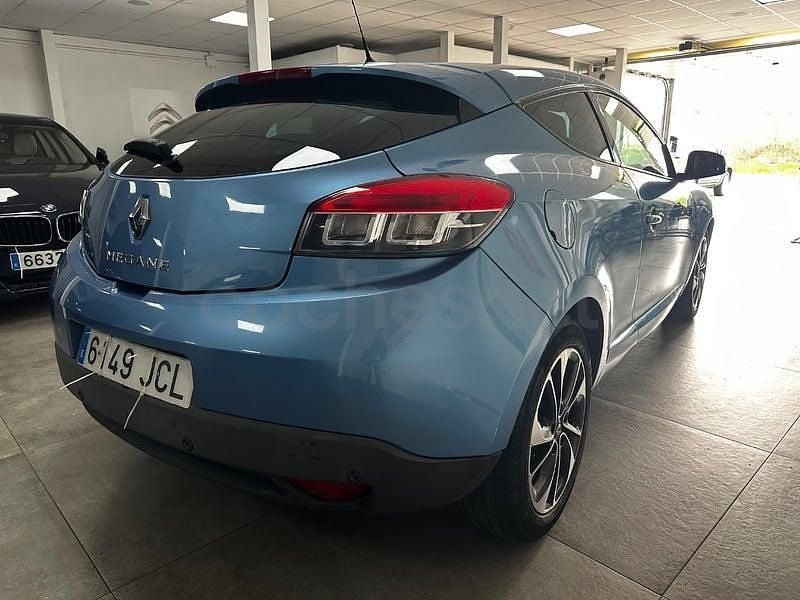 Usado Renault Mégane Bose Edition 130 CV (95 kW) 2015 Azul Coupe