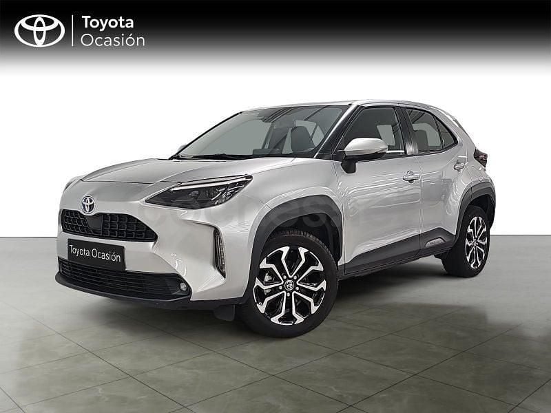 Usado Toyota Yaris Cross Active 116 CV (85 kW) 2023 Gris / plata SUV