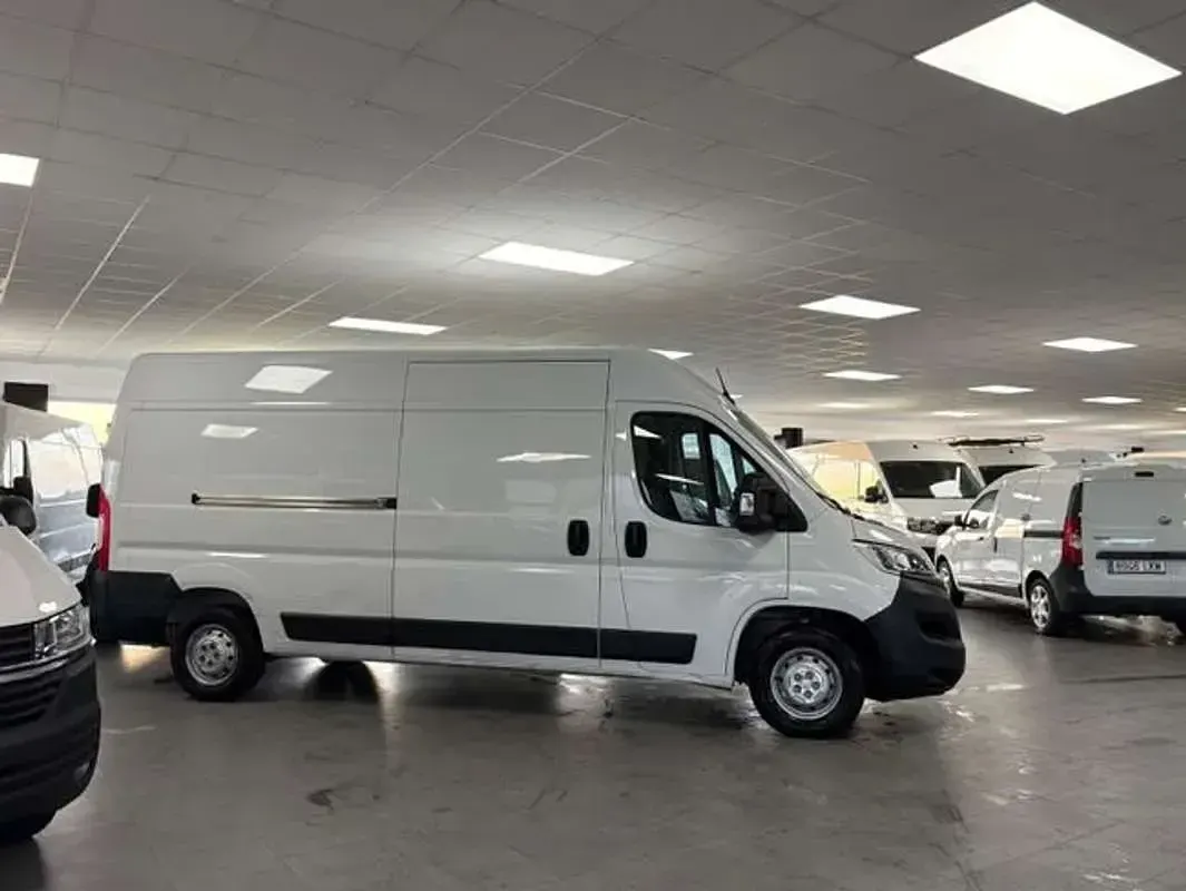 Usado Opel Movano 140 CV (102 kW) 2023 Blanco Van