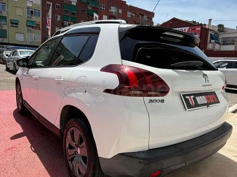 Usado Peugeot 2008 Style 82 CV (60 kW) 2018 Blanco SUV