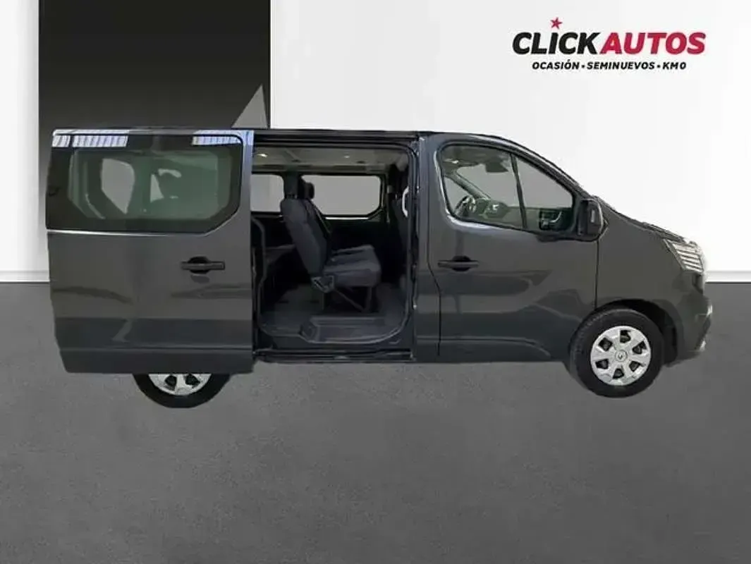 Usado Renault Trafic 110 CV (80 kW) 2023 Gris Monovolumen