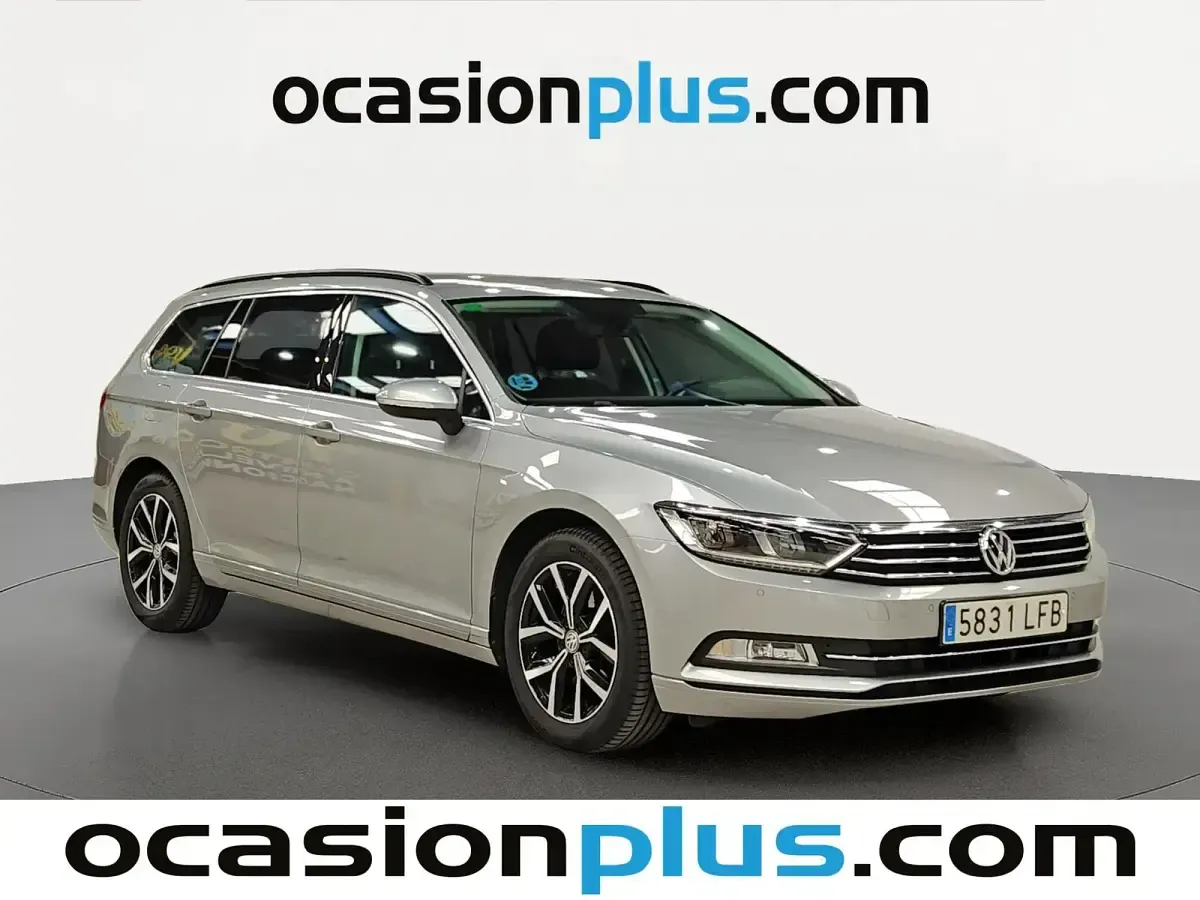 Usado VW Passat Advance 150 CV (110 kW) 2020 Gris Familiar