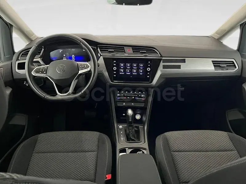 Usado VW Touran Advance 150 CV (110 kW) 2023 Negro Monovolumen