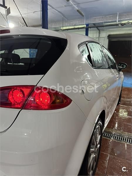 Käytetty Seat Leon Copa 105 HP (77 kW) 2012 Valkoinen Sedan