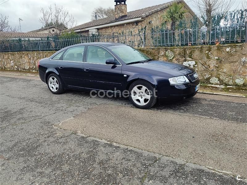 Usado Audi A6 193 CV (141 kW) 1998 Azul Berlina