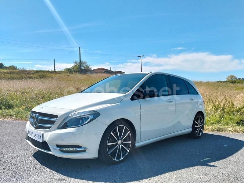 Blanco Usado 2014 Mercedes B180 AMG line Monovolumen | 11.900 € (Precio justo) - Imagen 1/4