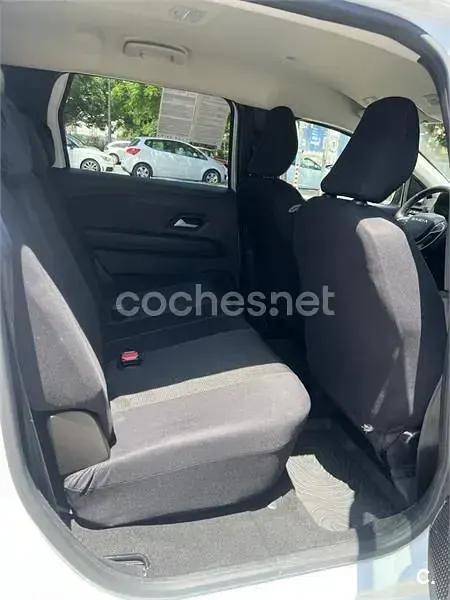 Usado Dacia Jogger Expression 100 CV (73 kW) 2025 Blanco Monovolumen