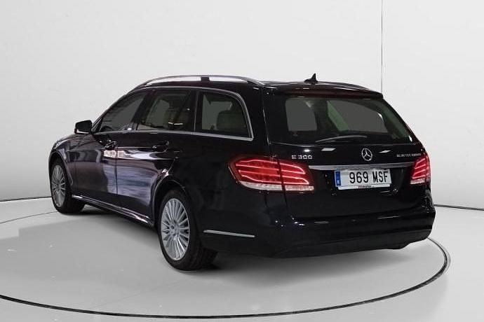 Usado Mercedes E300 231 CV (169 kW) 2015 Berlina