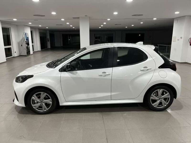 Nuevo Mazda 2 Exclusive-Line 116 CV (85 kW) 2025 Blanco Utilitario