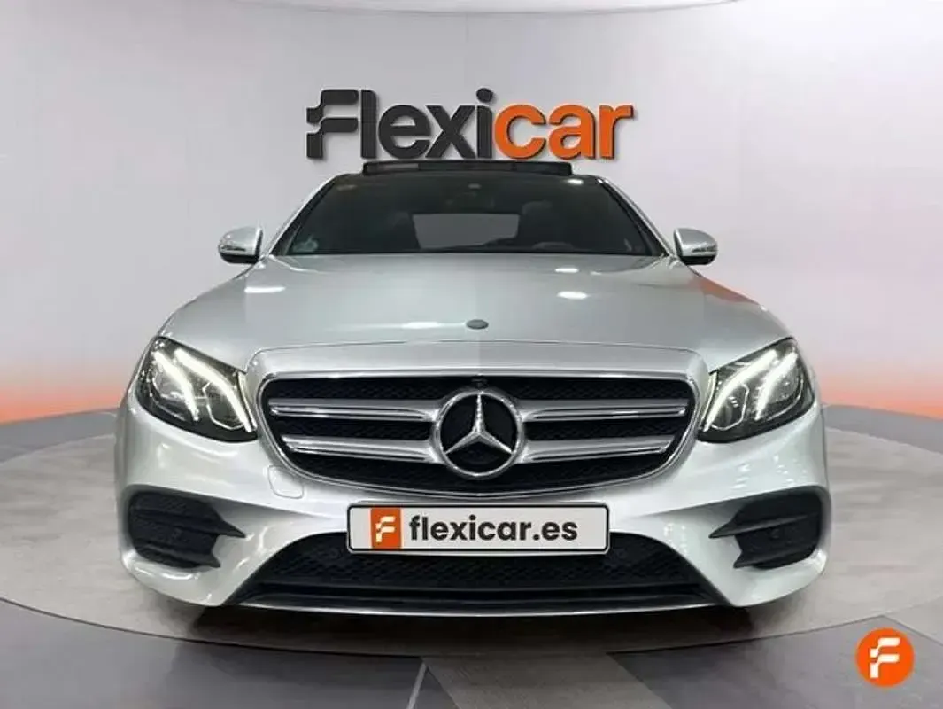 Usado Mercedes E220 194 CV (142 kW) 2019 Gris Berlina