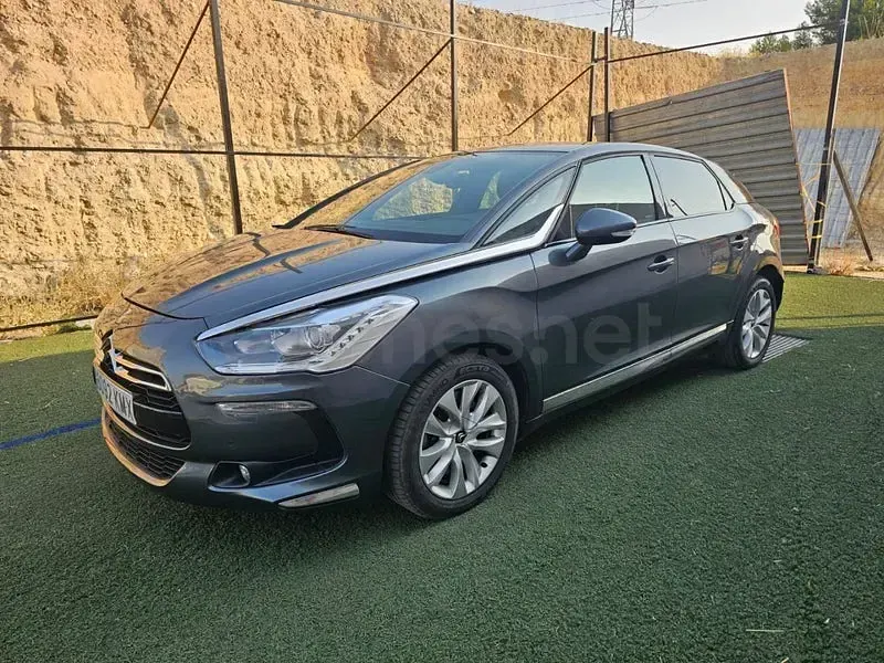 Usado Citroën DS5 163 CV (119 kW) 2014 Gris / plata Utilitario