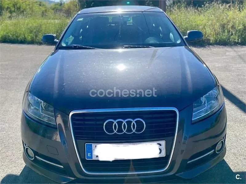 Usado Audi A3 Attraction 105 CV (77 kW) 2012 Negro Utilitario