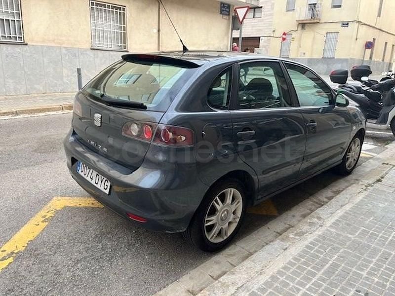 Usado Seat Ibiza Stylance 75 CV (55 kW) 2006 Gris / plata Utilitario