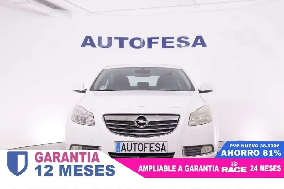 Usado Opel Insignia Sport 160 CV (117 kW) 2010 Blanco Berlina
