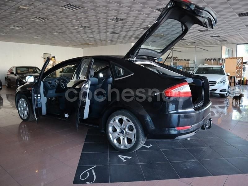 Usado Ford Mondeo Trend 140 CV (102 kW) 2008 Negro Berlina