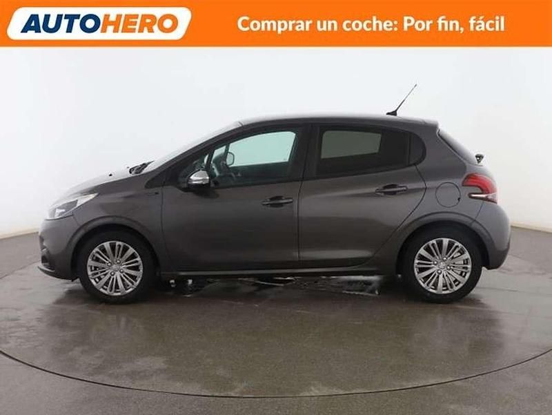 Usado Peugeot 208 Signature Sky 83 CV (61 kW) 2019 Gris Utilitario