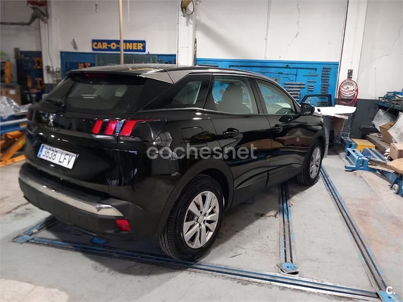 Usado Peugeot 3008 Style 130 CV (95 kW) 2020 Negro SUV