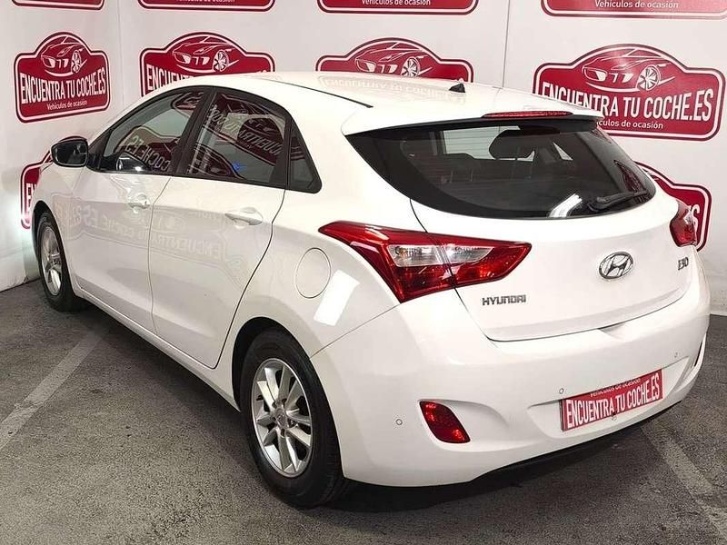 Usado Hyundai i30 101 CV (74 kW) 2013 Blanco Utilitario