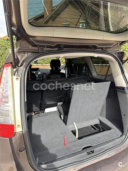 Usado Renault Grand Scénic III Dynamique 130 CV (95 kW) 2009 Marrón Monovolumen